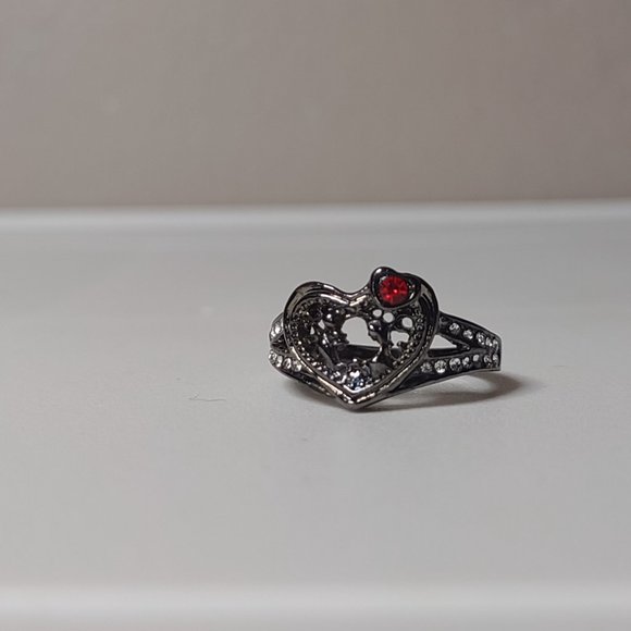 Very Cool Dark Heart Ring Size 8 - Picture 5 of 11